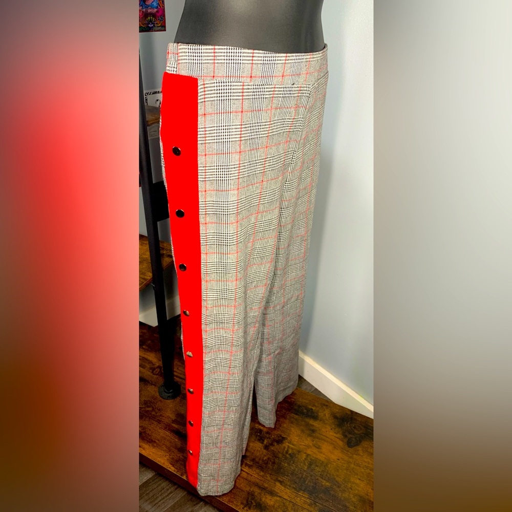 Side Snap Wide Leg Plaid Pants in Grey with Snap Button Red Strip